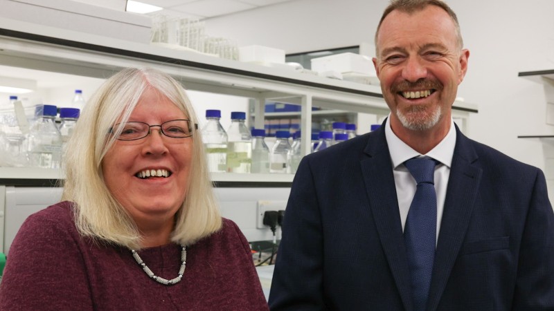 Professor Linda King with OxLEP's Nigel Tipple in the new labs