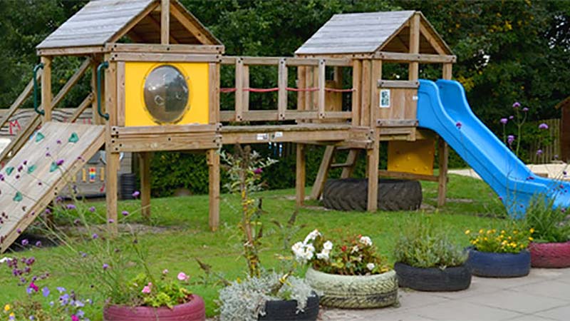 outdoor-play-area-800x450
