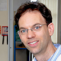 Dr David Meredith