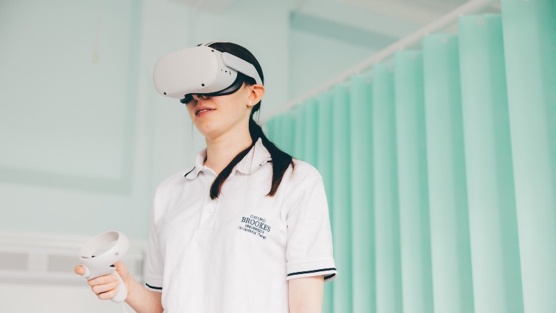 State-of-the-art immersive technology to prepare students for clinical practice launches at Oxford Brookes University