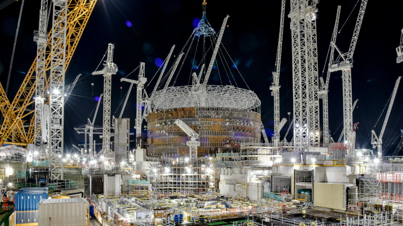 Constructing a nuclear power station